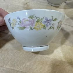 Set Of 4 Rice Bowl Vintage Gold Rim White Porcelain 5" Action Industries Floral