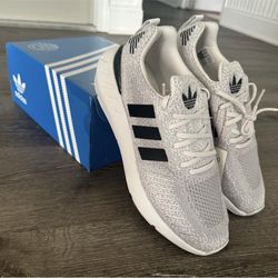 NWT Adidas swift run 22