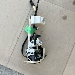 2020 F350 Rear Right Door Latch 