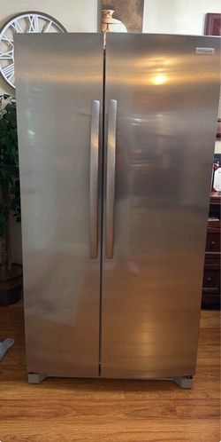 Frigidaire Side-by-Side Stainless Steel Refrigerator