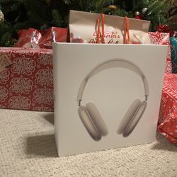 NEW: AirPods Max With Smart Case