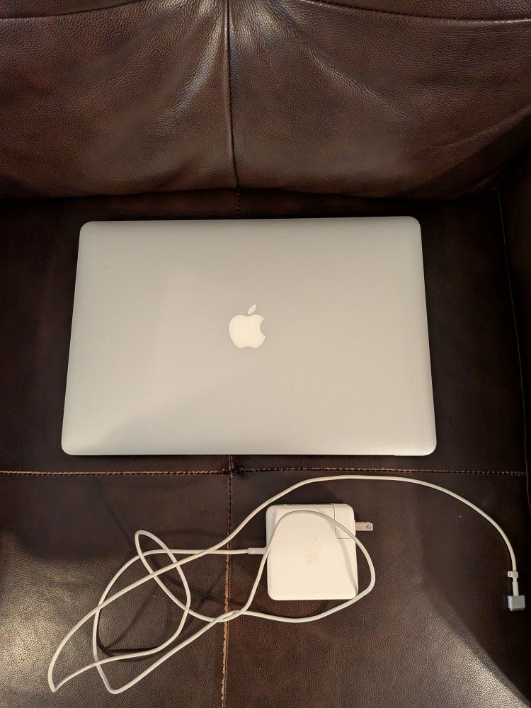MacBook Pro 15” (2015) – i7 / 16GB RAM / 256GB SSD – Fully Functional

