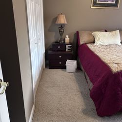 Bedroom Set - Queen !!
