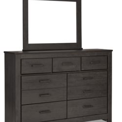 Dresser /  White And Black 