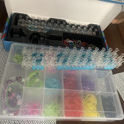 Rainbow Loom bands and container set