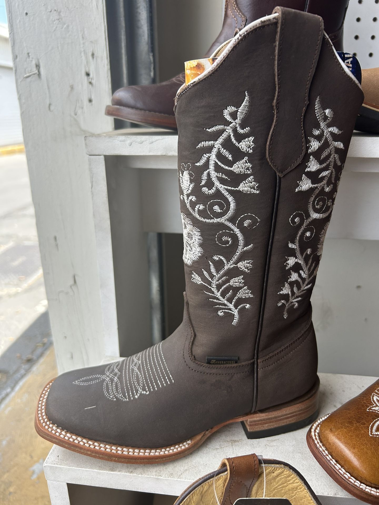 Female Boot 8