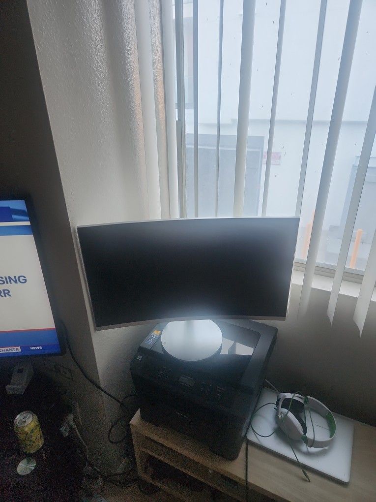 Samsung Curved Monitor