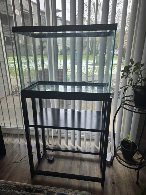 20 Gal Aquarium With Its Stand And Others
