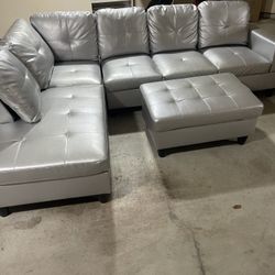 Sectional Couch / Sofa With Ottoman 