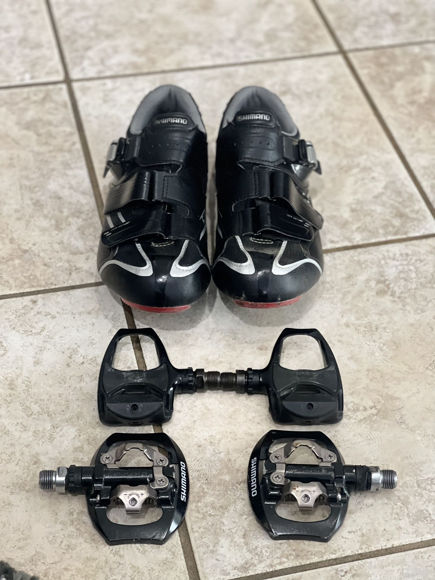 Shimano SPD Cycling Shoes With 2 Sets Of Shimano Clipless Pedals