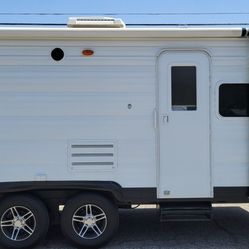 2006 FOREST RIVER 22 FOOT...... 3950 EMPTY WEIGHT..........