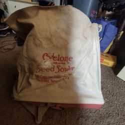 Vintage Unico 1950s Unico Heavy Duty Scene Seed Sower- Hand Crank Seed Broadcaster 