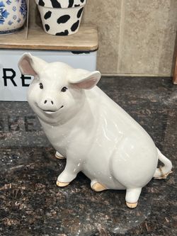 Ceramic pig