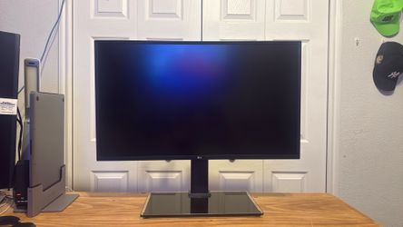 32 Inch Class 4K UHD Monitor with Radeon FreeSync™ Technology (31.5 Inch Diagonal)