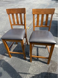 Set Of Ashley Furniture Bar Stools