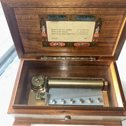 Reuge Music Box