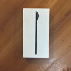 BRAND NEW IN BOX IPHONE AIR. SPACE BLACK, 1 TB, CARRIER UNLOCKED
