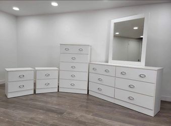 Dresser Whit Mirror, Chest and 2 Nightstands - Cómoda Con Espejo, Gavetero Y 2 Mesitas de noche