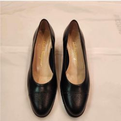 Brand New Blk Leather Pumps Size 8 Ferragamo