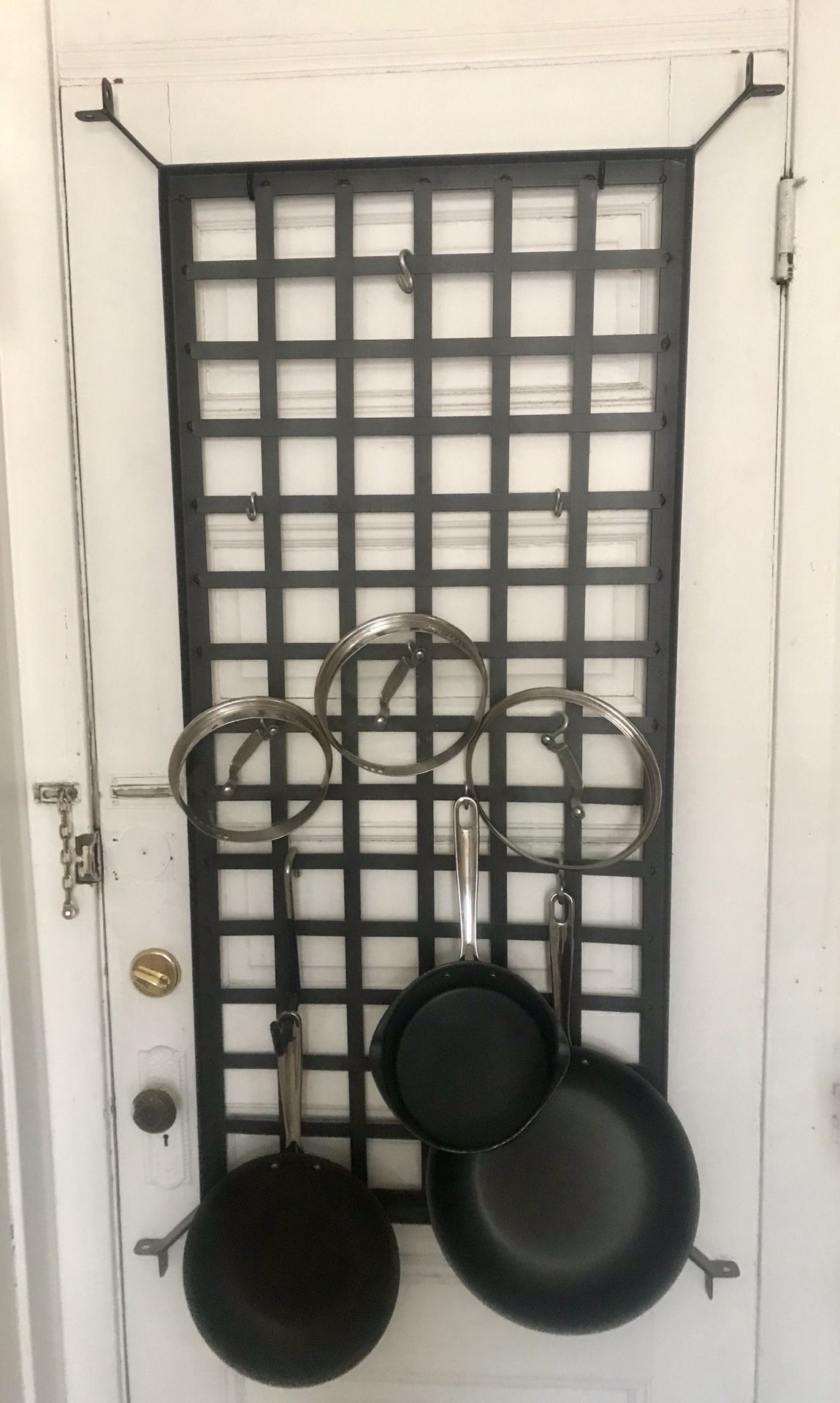 Space saving utility rack