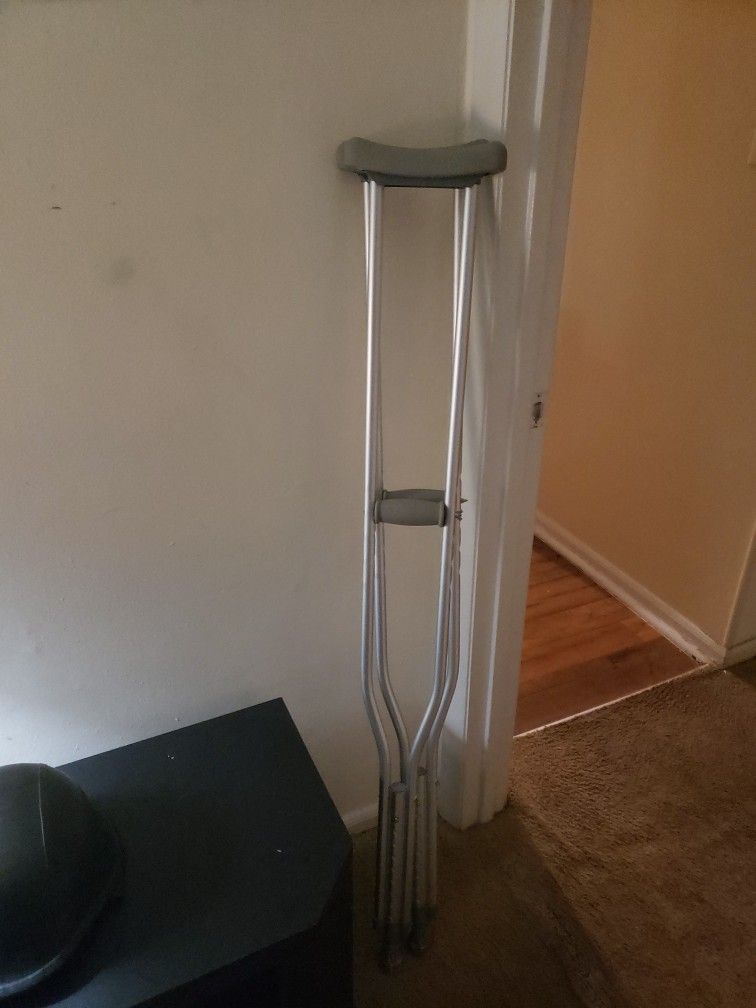Crutches $10 Never Used