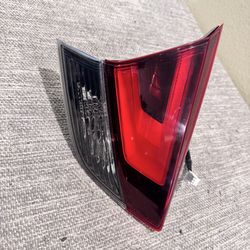 2017 to 2019 NISSAN ROGUE TAIL LIGHT RH