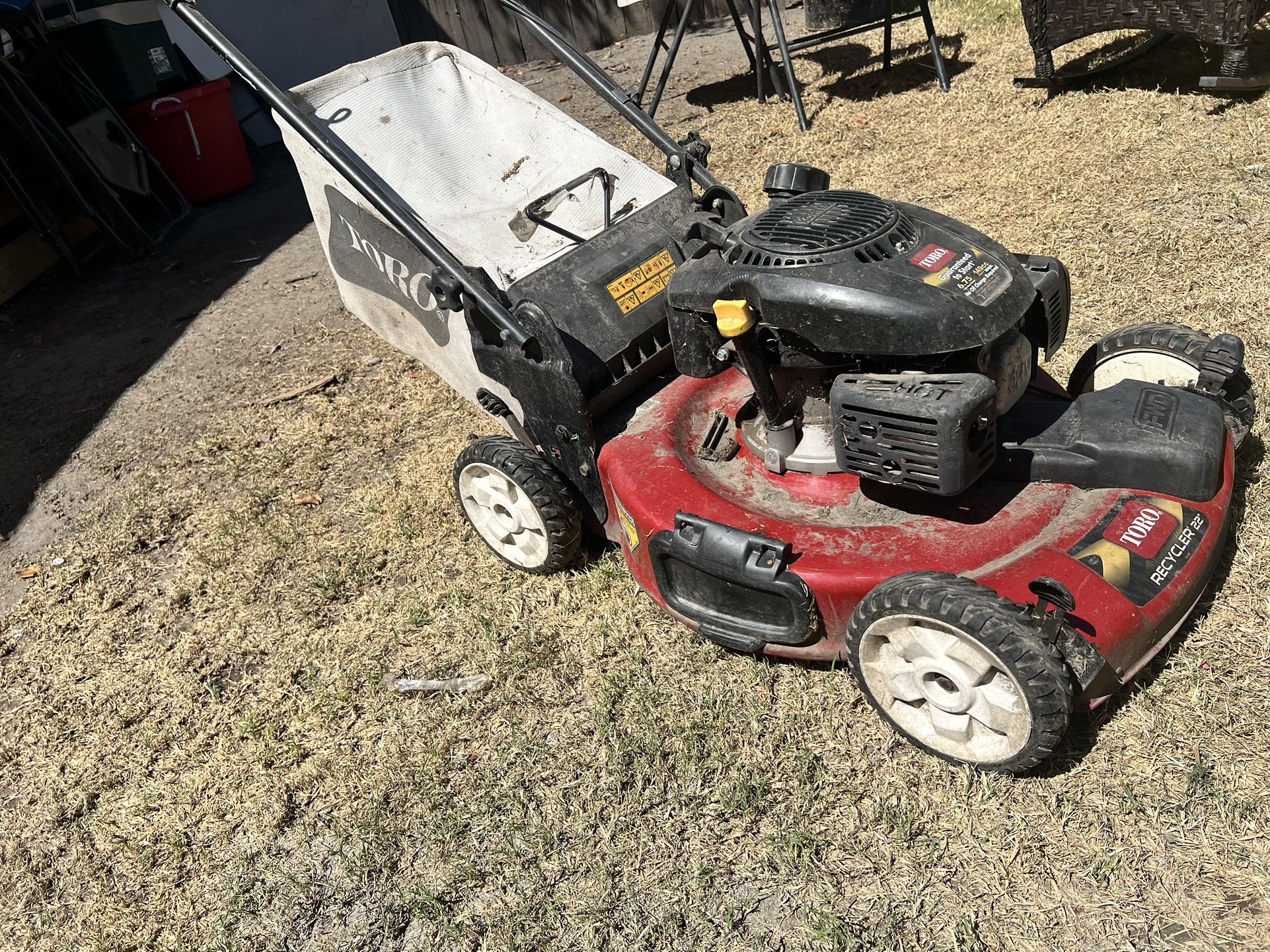 Lawn Mower / Podadora De Césped 