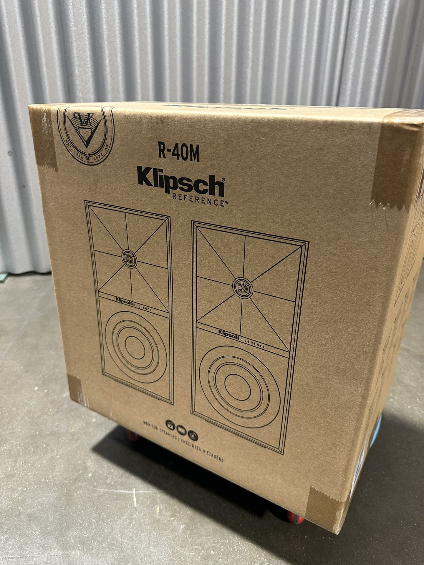 Klipsch R-40M 4" 200W Bookshelf Speakers - Black (Pair)