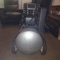Campbell Hausfeld Cast Iron Series 20 Gallon Air Compressor 