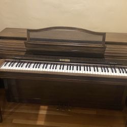 Piano Baldwin
