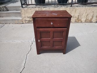 1 Drawer/1 Door Wood Nightstand End Table