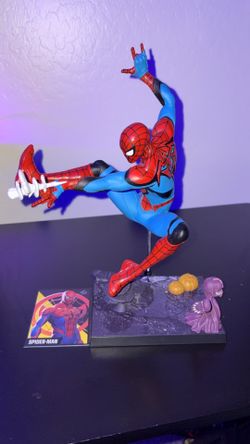 Marvel Rival Spiderman statue