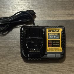 DEWALT 12V MAX/20V MAX 4 Amp Charger