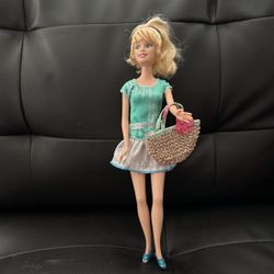 Barbies 1999 Doll With  Accessories 