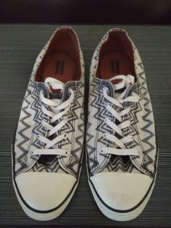 CONVERSE VINTAGE FOR WOMEN SIZE 9 1/2