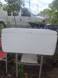 Coleman  Cooler 40 IN. WIDE    TALL 20 IN.