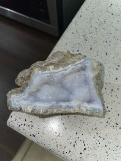 Blue and white geode