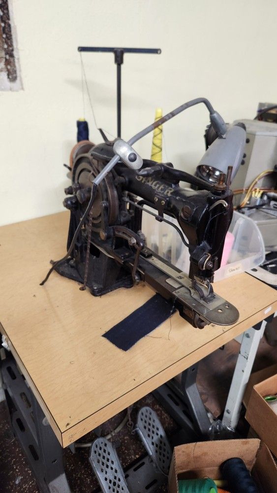 Vintage Singer Bar Tack Industrial Sewing Machine