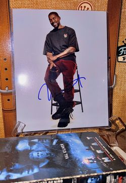 Kanye West * YE *Autograph