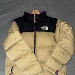 North Face NUPTSE MENS Sz M  