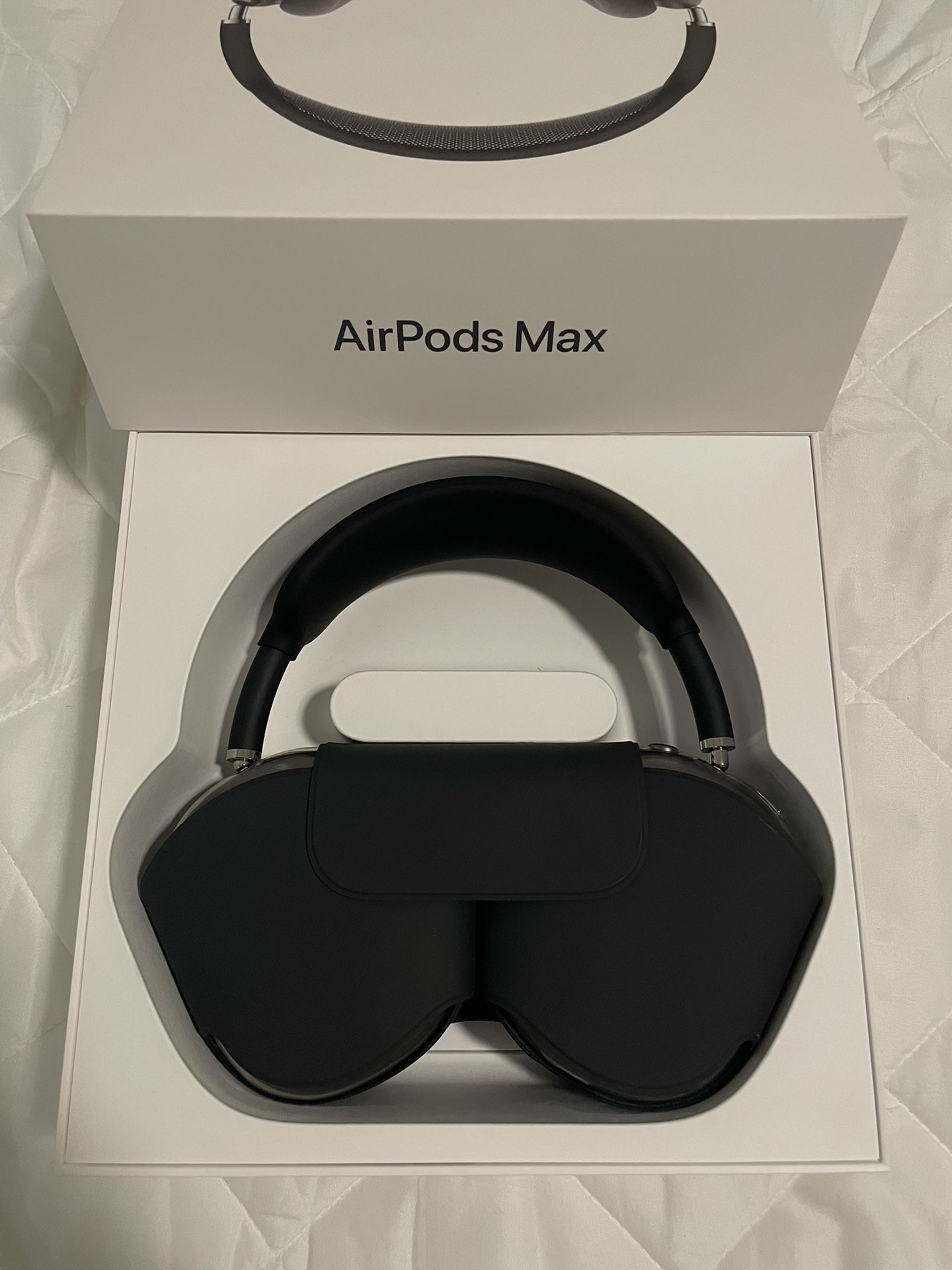 Airpods Max (Space Grey) + Accesories