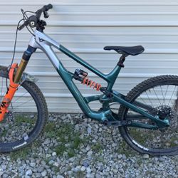 YT Capra enduro MTB