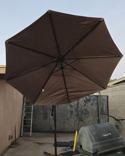 Outdoor Crank Lift Adjustable Umbrella 