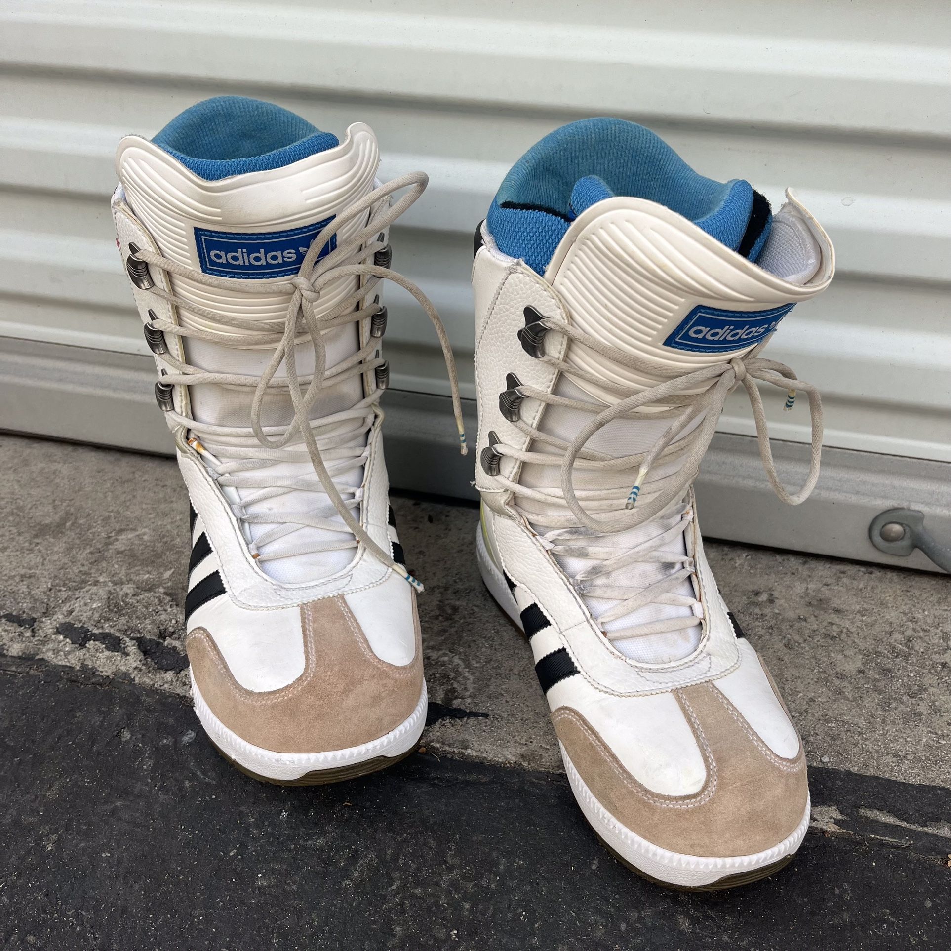 Adidas Samba lashed snowboard boots men's 11