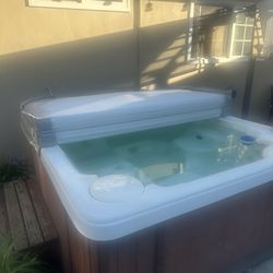 Free Jacuzzi