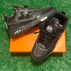 Black and White LV Skates size 45