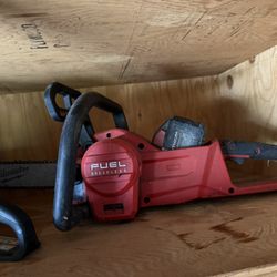 Milwaukee Chainsaw 