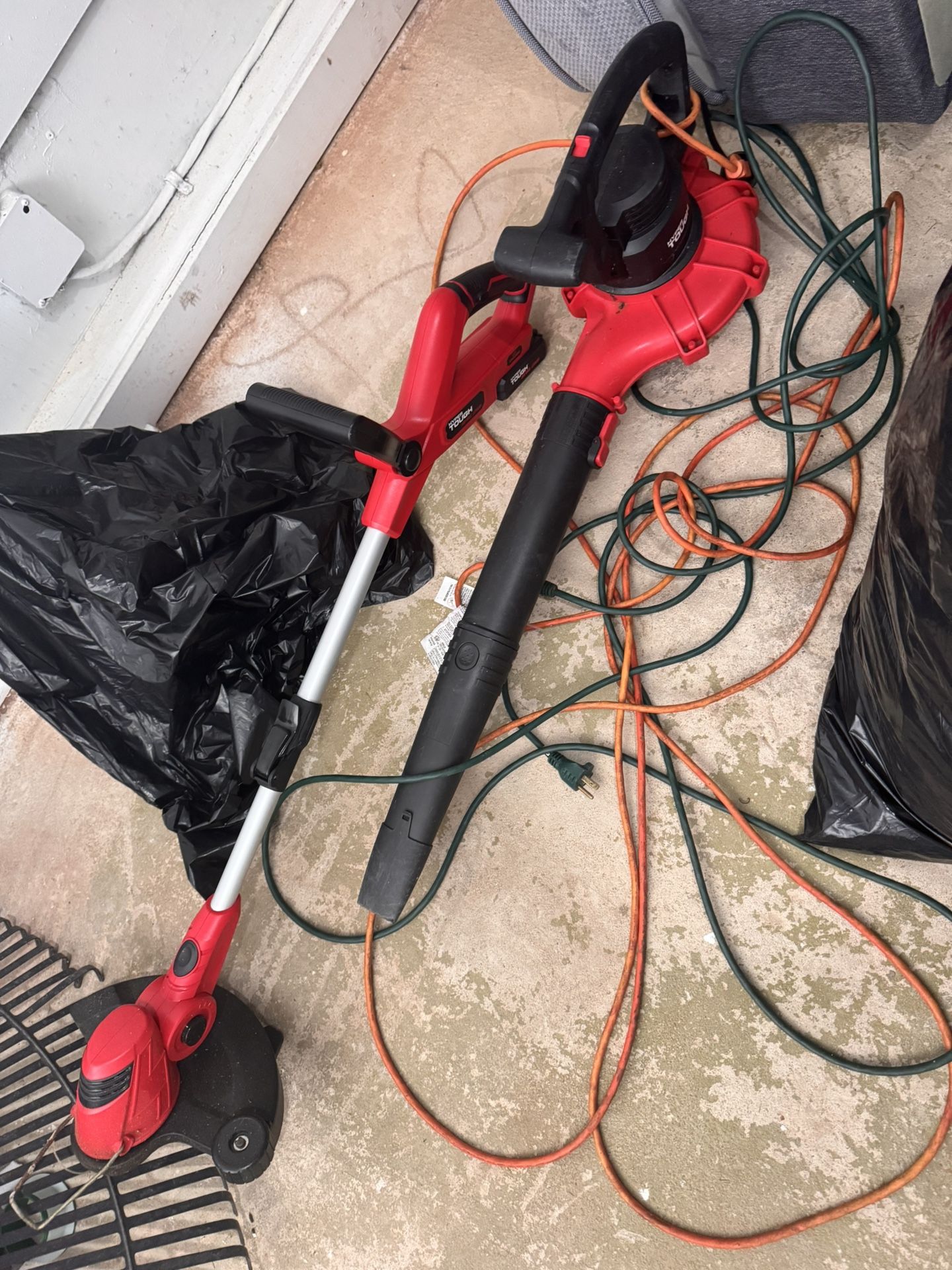 Hyper tough Leaf Blower And Trimmer Set 