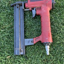 Finish nailer  gun