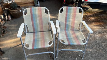 2 vintage folding camping lawn chairs